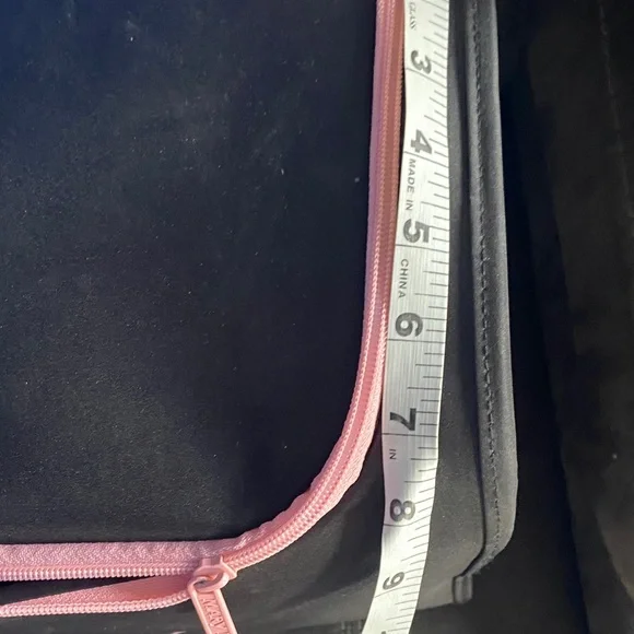 Mary Kay Black Cosmetic Bag Set with Pink Accents - Picture 6 of 15